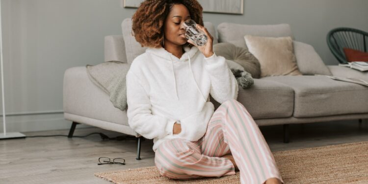 L’adipsie : absence de la sensation de soif chez les personnes âgées.