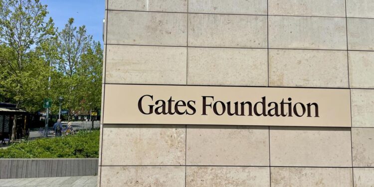 PARTENARIAT POUR LUTTER CONTRE LE VIH/SIDA 