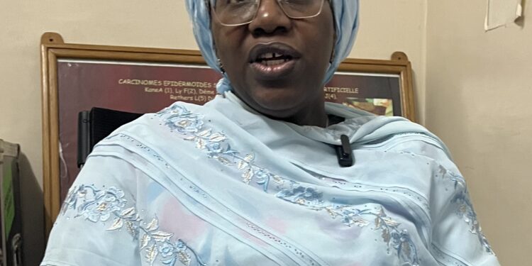 PR FATIMATA LY, PRESIDENTE DE LA SOCIETE SENEGALAISE DE DERMATOLOGIE, LORS DE LA JOURNEE MONDIALE DU PSORIASIS
