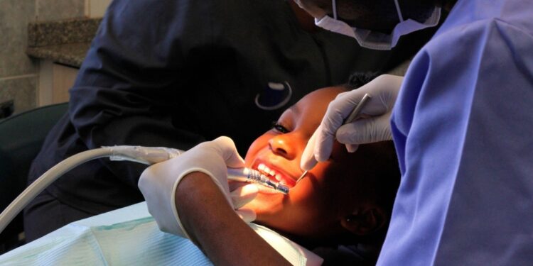 SANTE BUCCO-DENTAIRE : Plus de 65 % des Sénégalais concernés, l&rsquo;État intensifie la prévention