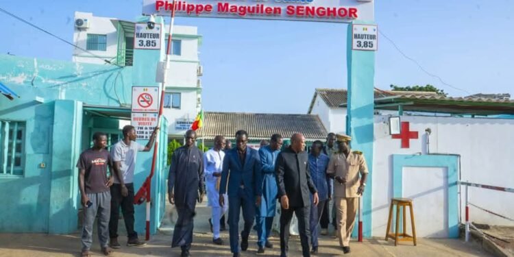 Inondations au centre de santé Philippe Maguilen Senghor : le ministre de la santé, Dr Ibrahima Sy, mise sur une solution durable